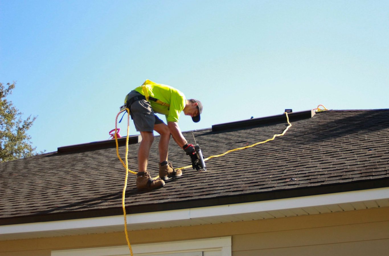 Experienced roofer team in St Tammany Parish providing roofing services near me.